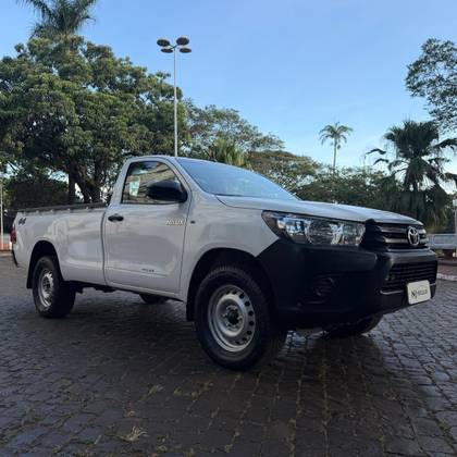 TOYOTA HILUX 2.8 D-4D TURBO DIESEL CS 4X4 MANUAL